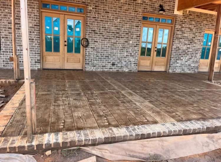 Stamped Wood Grain with Brick Coping